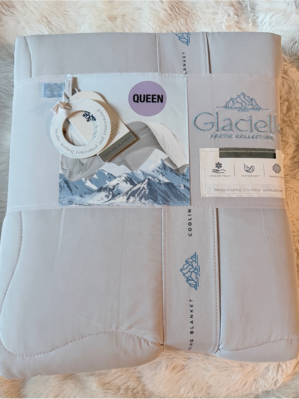 NWT Glacielle Arctic Collection Cooling Blanket Queen Size Light Gray